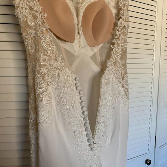 Sz 2 Wedding dress - Picture 7 of 16
